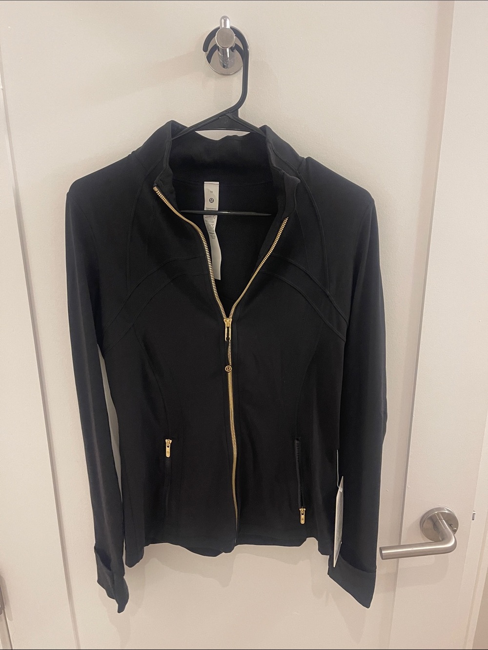 NEW WITH TAGS lululemon athletica Black Define Jacket “Nulu”